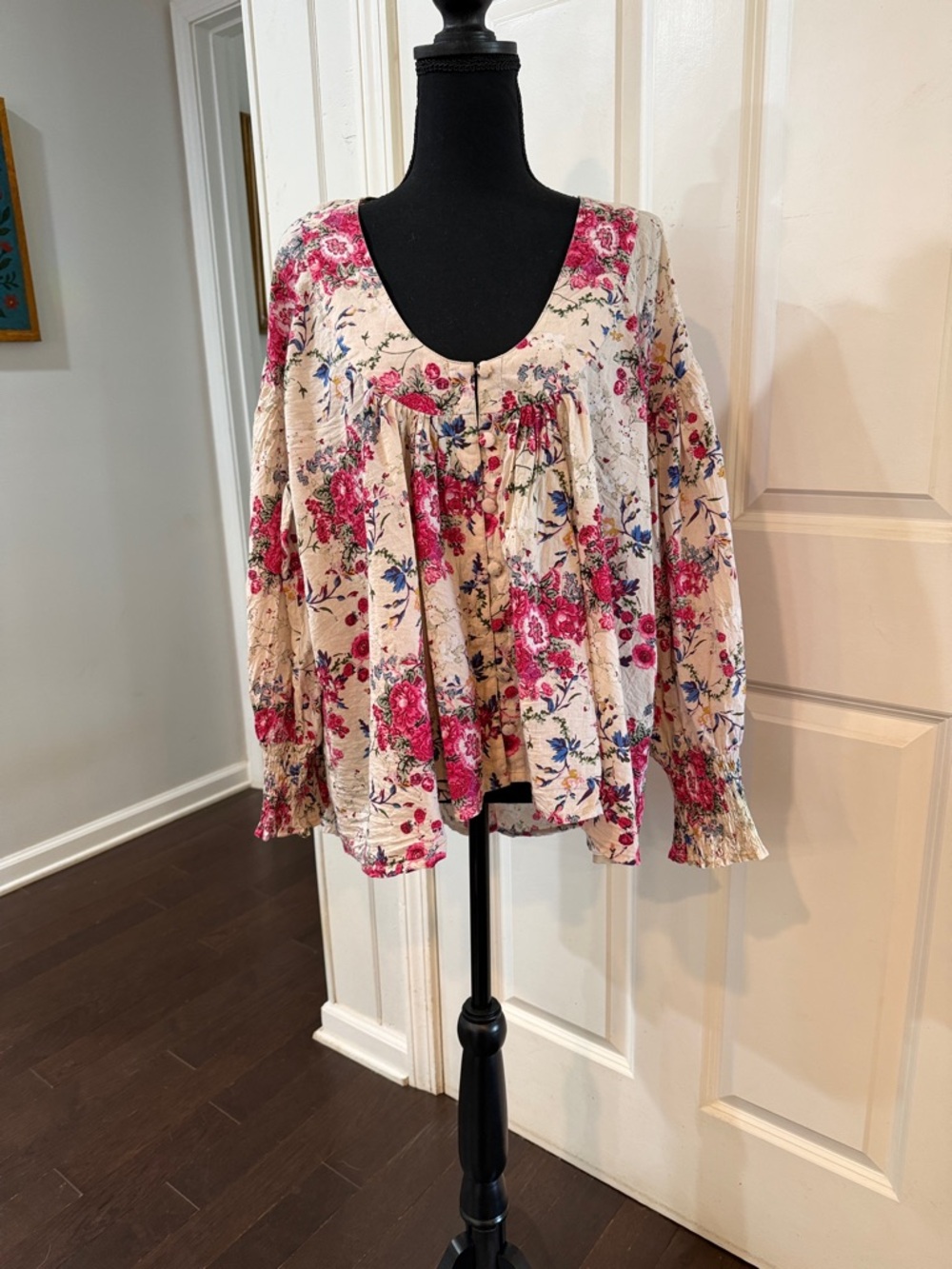 Bohemian Floral Scoop-Neck Blouse in Cream and Pink